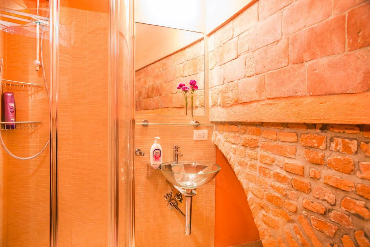 Art Apartment Vicolo Del Panico Florence Buitenkant foto
